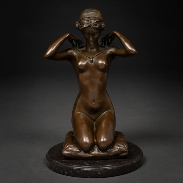 "Dama con collar" Escultura realizada en bronce siguiendo modelos de Ponsard.