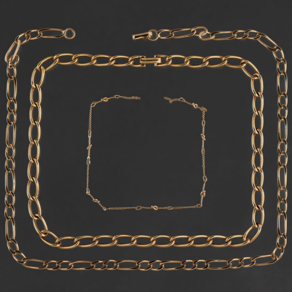 Conjunto de dos cadenas de eslabones y pulsera en oro amarillo de 18 kt.