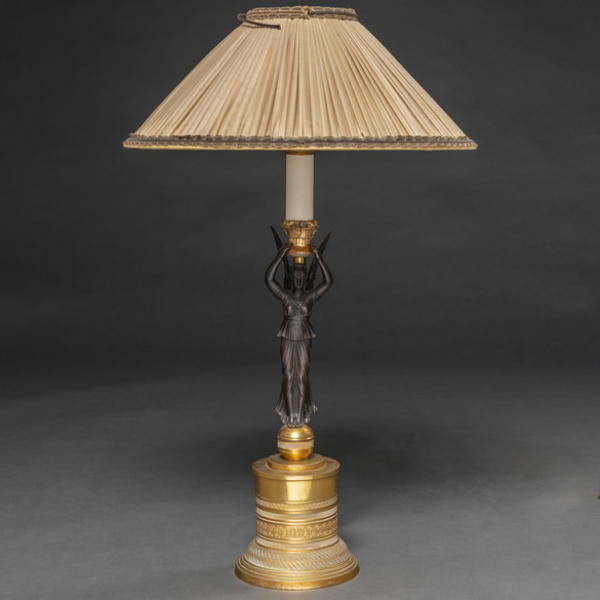 Lámpara de despacho estilo Imperio en bronce dorado y bronce pavonado. Siglo XX.