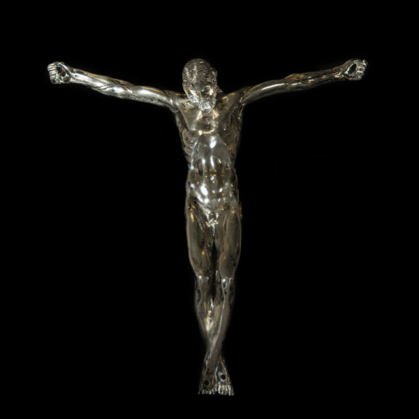 Raro y excepcional "Cristo Desnudo" en plata maciza, trabajo finales del siglo XVI, vaciado del siglo XVII del modelo de Miguel Ángel Buonarroti