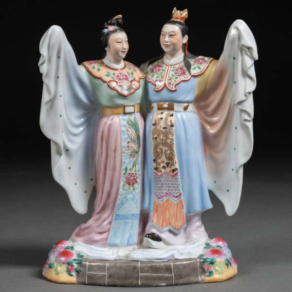 &quot;Pareja de enamorados&quot; Grupo escultórico en porcelana china de los años 50.