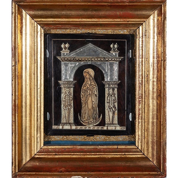 Puerta de bargueño de madera ebonizada con Inmaculada enmarcada en pórtico de plata, S.XVII