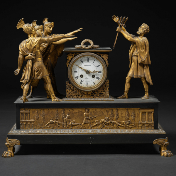 "El juramento de los tres horacios" Reloj de sobremesa francés época Imperio en bronce dorado y pavonado. Trabajo francés, h. 1815.