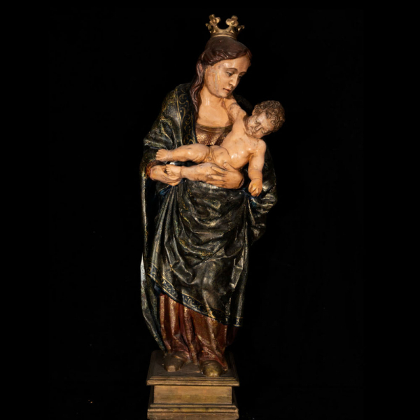Escultura de Virgen María coronada con el Niño Jesús en brazos, escuela de Italia siglo XVI. 
