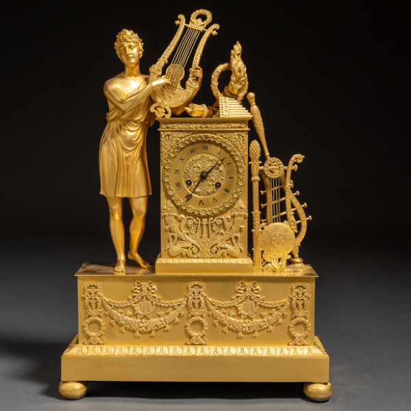 &quot;Apolo&quot; Reloj de sobremesa francés época restauración en bronce dorado al mercurio. Trabajo francés, h. 1820-30