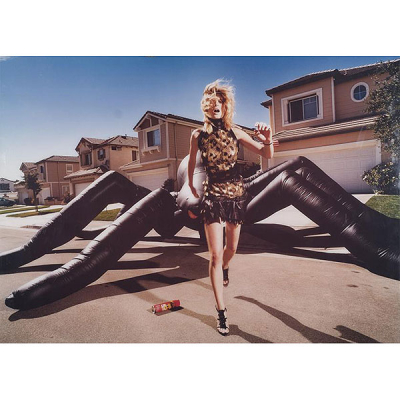 David Lachapelle.  &quot;Inflatable Spider (2002)&quot;. Fotografía. C-Print. Edición (2/3). Firmada