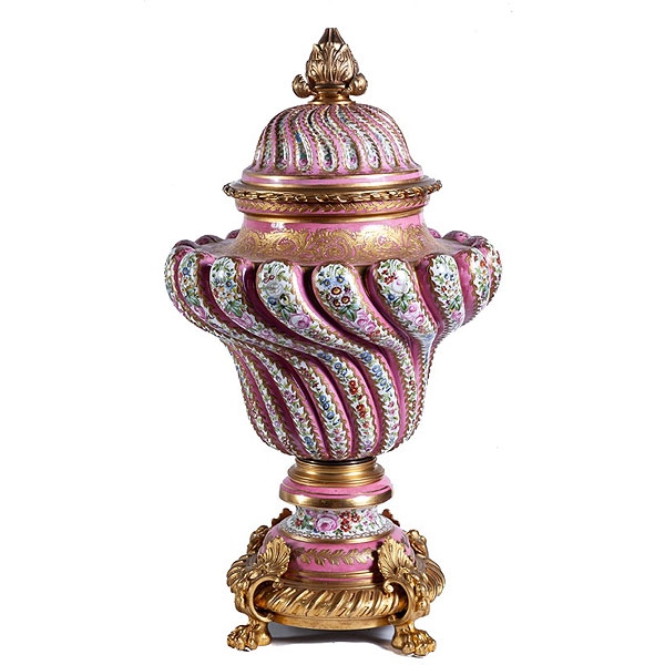 Gran urna de porcelana francesa de Sèvres 