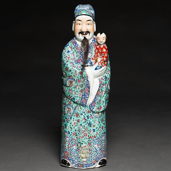 "Sabio de la Antigüedad" en porcelana China familia verde. Siglo XX