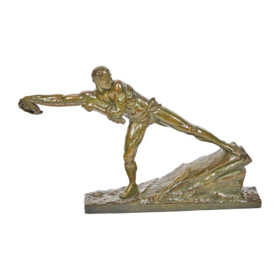 Pierre Le Faguays (Rezé, Francia, 1892-París, Francia, 1962) Le Marinier. Escultura en bronce patinado. Firmada.