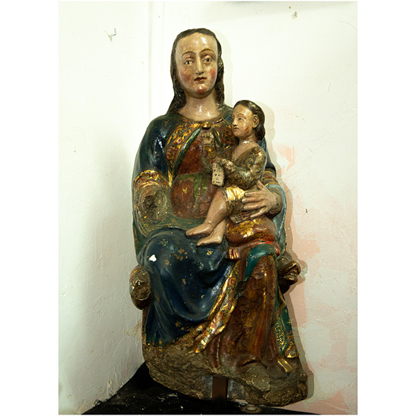 Virgen con Niño en piedra tallada y policromada, siglo XV, escuela Gótica Castellana, posiblemente Burgos