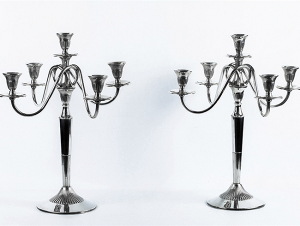 Pareja de bellos candelabros vintage, de cinco luces, en plata de ley, española 