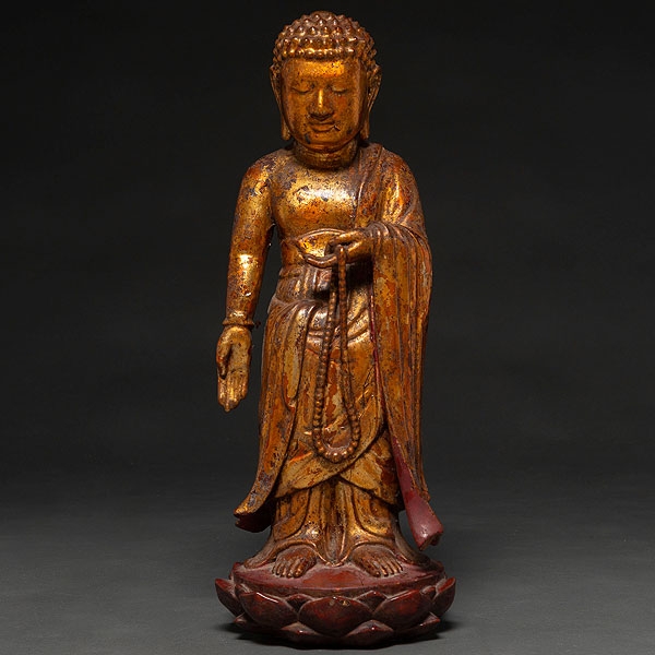&quot;Buda sobre flor de loto&quot; Figura escultórica en madera tallada y dorada del siglo XIX-XX
