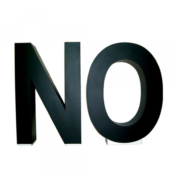 SANTIAGO SIERRA (Madrid,1966) - NO (2009).    Madera pintada