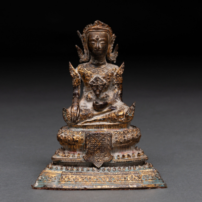 &quot;Buda&quot; Escultura de bulto redondo en bronce dorado. Siglo XIX-XX