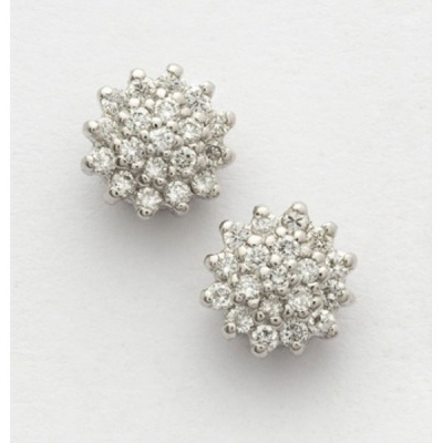 Pendientes en oro blanco en forma de flor con diamante central y 2 orlas de diamantes talla brillante