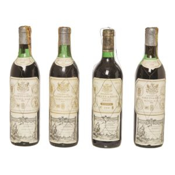 Lote de cuatro botellas de vino tinto Herederos del Marques de Riscal, Elciego (Álava).