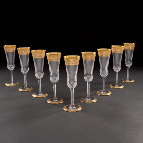 Conjunto de nueve copas de champagne en crsital francés de "Saint Louis" Thistle gold del siglo XX
