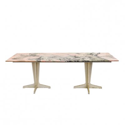 Gran mesa de comedor Midcentury realizada en madera lacada en blanco roto.