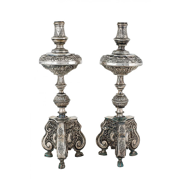 Pareja de hacheros realizados en plata española punzonada. 