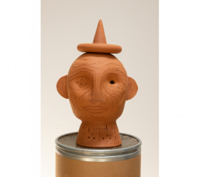 JAIME HAYON (Madrid, 1974)  Del barro a la vida/HAYON HEAD, 2024   Terracota realizada a mano Manises Valencia. 