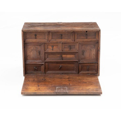 Bargueño español en madera de nogal