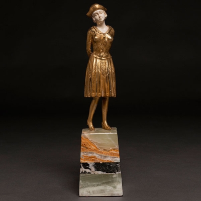 &quot;Simplicity&quot; Figura Crisolefantina realizada en bronce dorado y marfil. Siglo XX