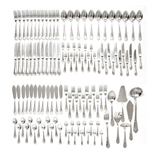 Cuberter&iacute;a en plata con decoraci&oacute;n de flores, vegetal y rocallas   &Eacute;poca: S. XX