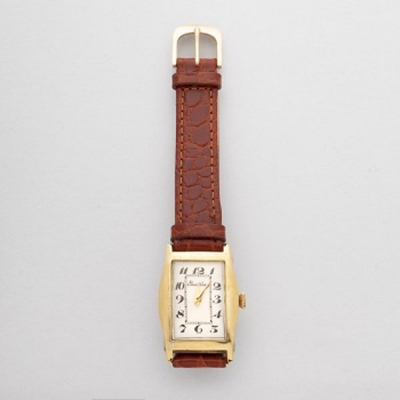 Reloj marca Breitling con caja chapada en oro