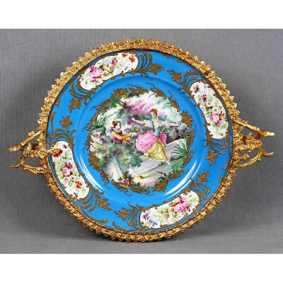 LIMOGES Bello centro de sobremesa franc&eacute;s.