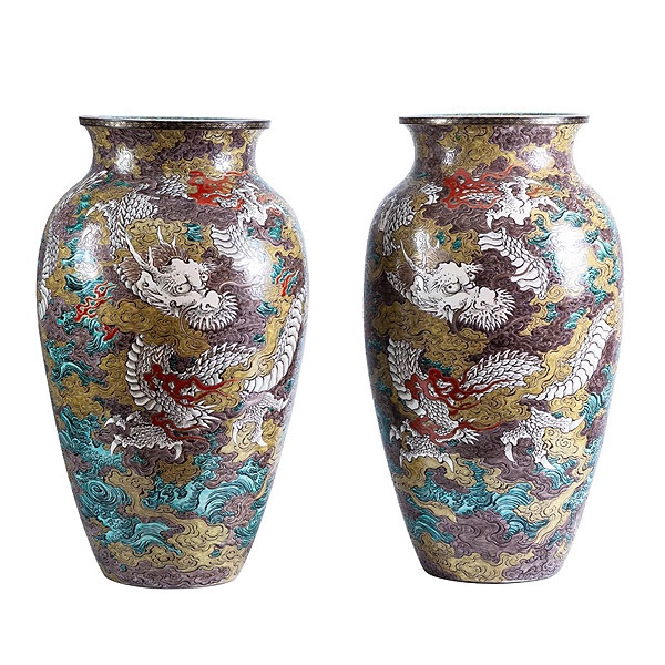 Pareja de jarrones de porcelana china