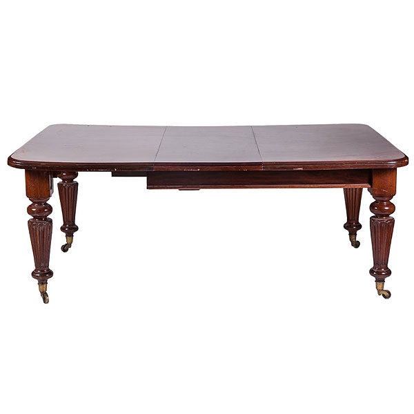 Mesa de comedor inglesa de caoba con patas gallonadas