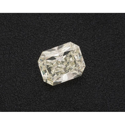 Diamante talla radiant de 5,03 cts. Color: K. Pureza Si1.