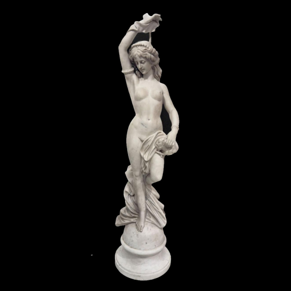 Figura femenina "Alegoría". Escuela Italiana. Siglo XIX.   Mármol de Carrara tallado