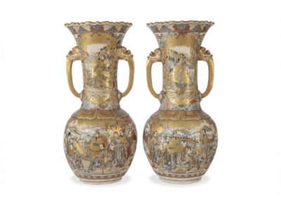 Pareja de jarrones Satsuma de porcelana esmaltada y dorada. Japón, periodo Meiji, (1868-1914).