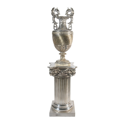 Copa con tapa y columna en plaqué de plata 925 punzonada Gold Lina, fles. del s.XX.