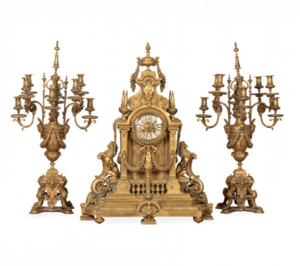 Guarnici&oacute;n de chimenea de bronce dorado de estilo Luis XIV.  Francia, finales del S. XIX. 