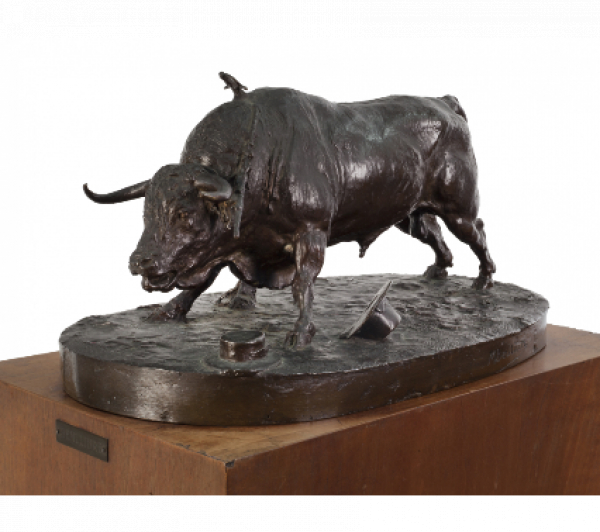 Mariano Benlliure Gil (1862 - 1947). Toro con estocada. Escultura en bronce a&ntilde;os treinta.