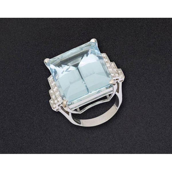 Anillo gran aguamarina 38,16 cts y diamantes