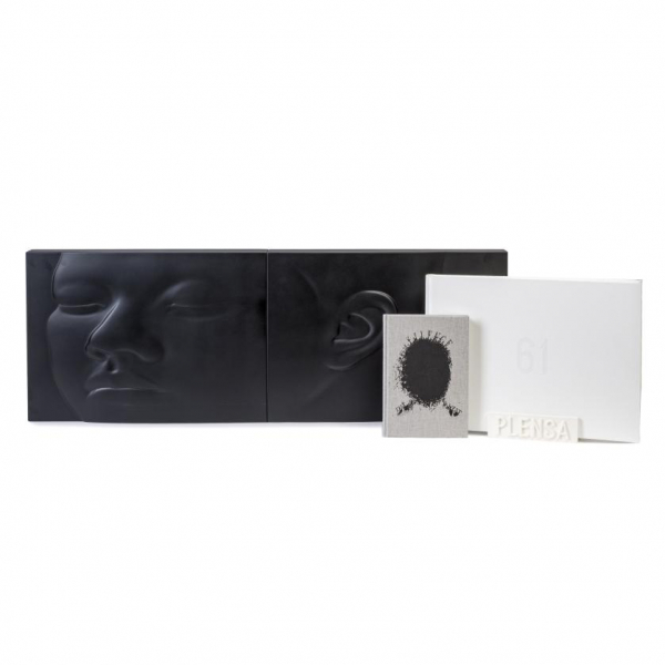 "JAUME PLENSA 61".- B.: Artika, 2018. Estuche escultura