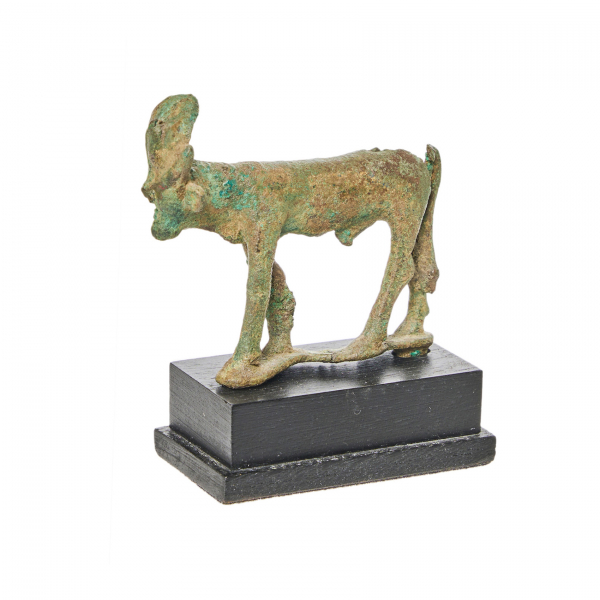 Figura de Apis en bronce, Egipto, Baja Época, 712-332 a.C. En buen estado de conservación.