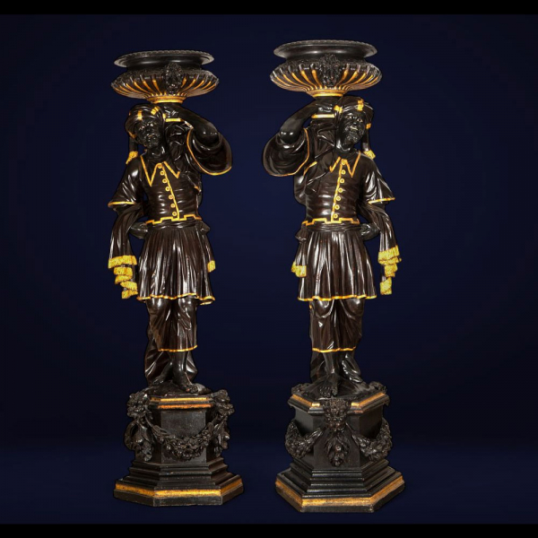 Escuela Veneciana del siglo XIX - Importante Pareja de antorcheros.    Madera tallada y policromada.