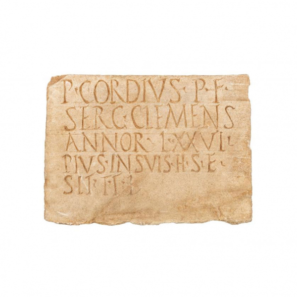 Estela sepulcral epigrafiada, Roma. Siglo II-II d.C.