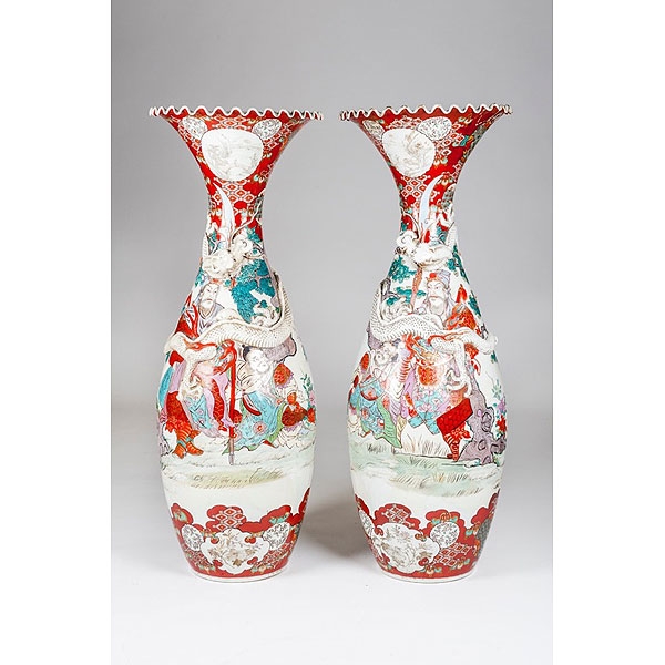 Pareja  jarrones de porcelana japonesa