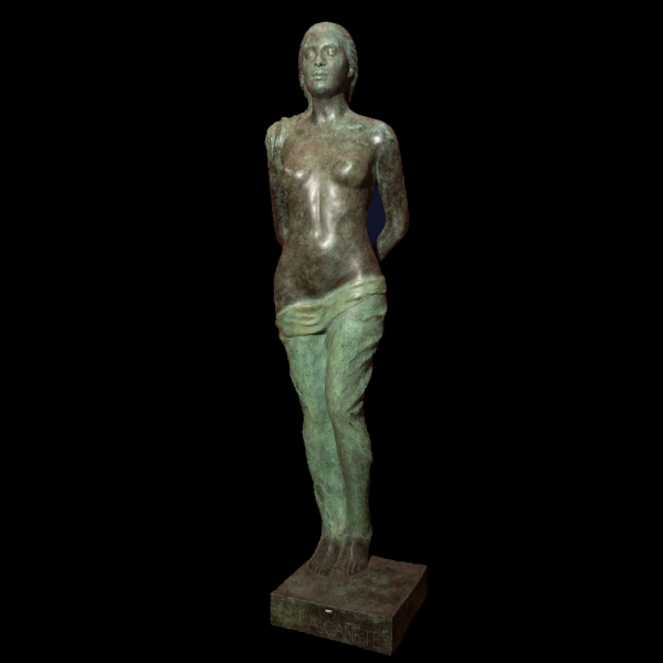 Escultura de "Mujer semidesnuda" de Antonio Ca&ntilde;ete (Espa&ntilde;a, siglo XX).   Bronce patinado con base cuadrada.