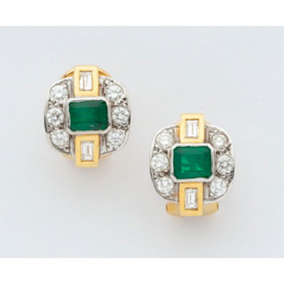 Pendientes en oro amarillo con esmeralda central y diamantes
