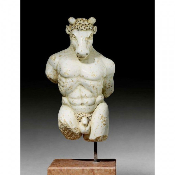 IMPORTANTE ESCULTURA DE MÁRMOL DEL MINOTAURO, siglo XVII Estilo barroco, Italia.