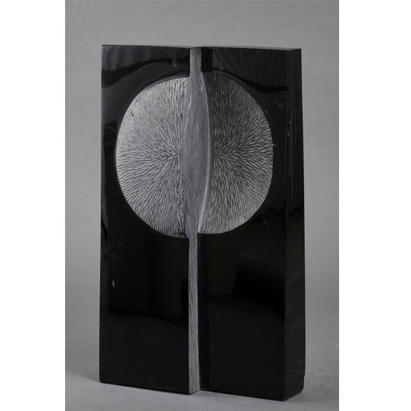 PEDRO MARTÍNEZ OSORIO – Eclipse, 2000 – Obsidiana. 