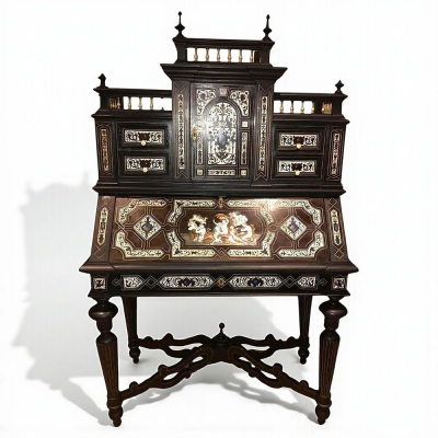 Secreter en madera ebonizada con incrustaciones de marfil y piedras duras, atribuido a Ferdinando Pogliani, Escuela Italiana, Siglo XIX.