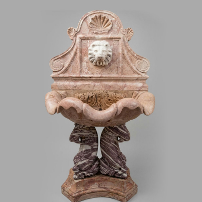Monumental fuente veneciana de m&aacute;rmoles policromos, Venecia, Italia, siglo XIX.