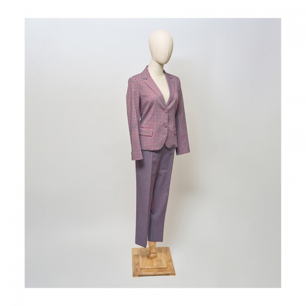 PRADA. Traje con estampado de cuadros vichy en tonalidades fucsia y turquesa.  